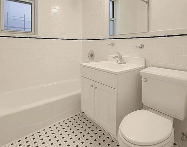 117 West 13th Street - Photo Thumbnail 3