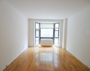317 East 91st Street - Photo Thumbnail 6