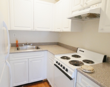 317 East 91st Street - Photo Thumbnail 2