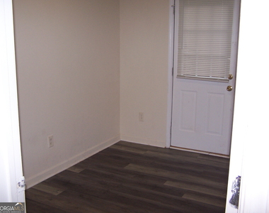 102 B Cameron Way - Photo Thumbnail 3