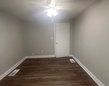2381 Bruce Street - Photo Thumbnail 15