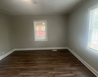 2381 Bruce Street - Photo Thumbnail 16