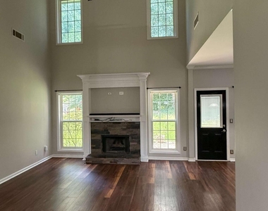 1890 Turtle Creek Way - Photo Thumbnail 3