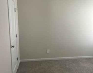 7759 Sheffield Terrace - Photo Thumbnail 14