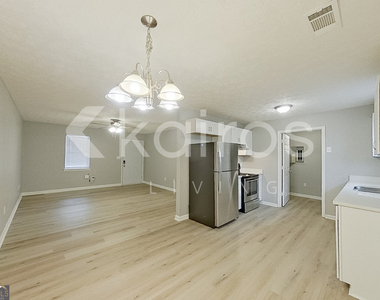 320 Deerpark Drive - Photo Thumbnail 4