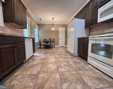 217 Guyler Street - Photo Thumbnail 4