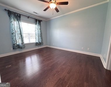 217 Guyler Street - Photo Thumbnail 11