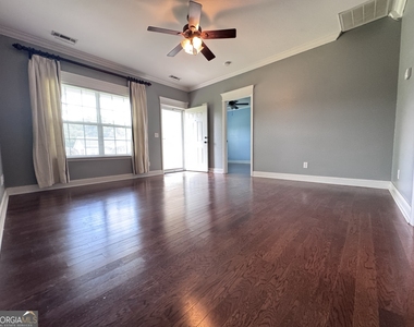 217 Guyler Street - Photo Thumbnail 12