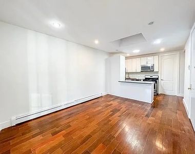 733 Lexington Avenue - Photo Thumbnail 8