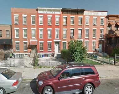 733 Lexington Avenue - Photo Thumbnail 5