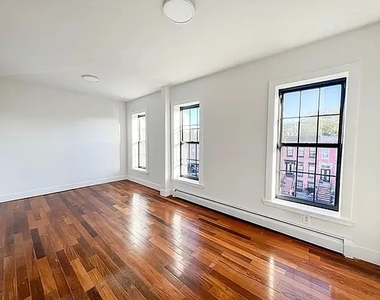 733 Lexington Avenue - Photo Thumbnail 7