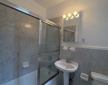 East 51st Street - Photo Thumbnail 3
