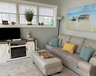 43 Ocean Avenue - Photo Thumbnail 7