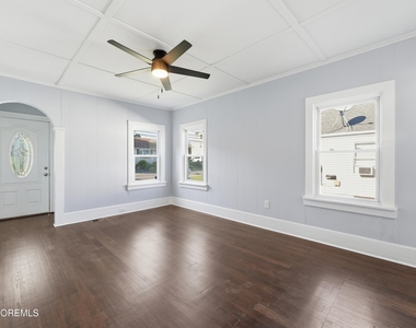 251 Main Street - Photo Thumbnail 3