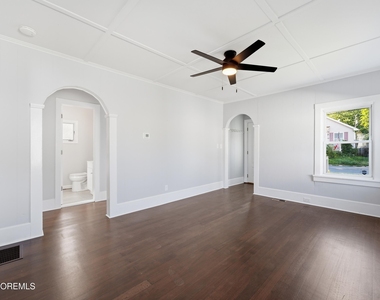 251 Main Street - Photo Thumbnail 4