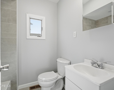 251 Main Street - Photo Thumbnail 12