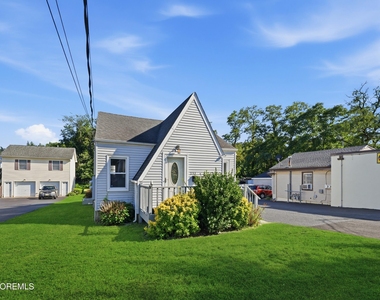251 Main Street - Photo Thumbnail 2