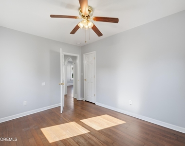 251 Main Street - Photo Thumbnail 11