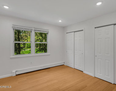 96 East Avenue - Photo Thumbnail 11
