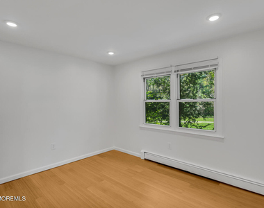 96 East Avenue - Photo Thumbnail 12