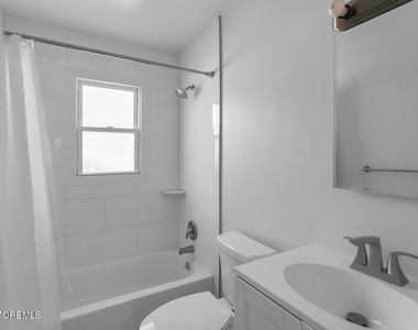 96 East Avenue - Photo Thumbnail 9