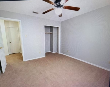 1012 Garden Trail - Photo Thumbnail 5