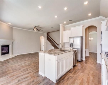 4308 Salado Creek Way - Photo Thumbnail 7