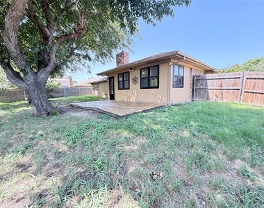 7832 Pebblebrook Drive - Photo Thumbnail 26