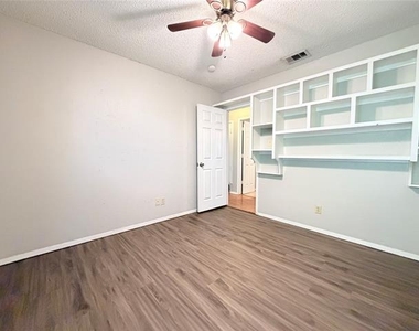 7832 Pebblebrook Drive - Photo Thumbnail 12