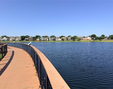 2417 Warwick Avenue - Photo Thumbnail 22