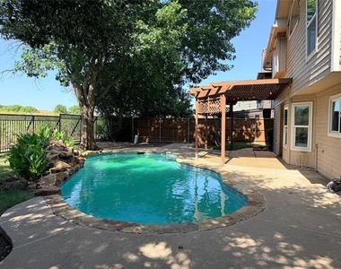 2417 Warwick Avenue - Photo Thumbnail 7