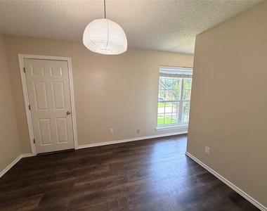 2417 Warwick Avenue - Photo Thumbnail 9