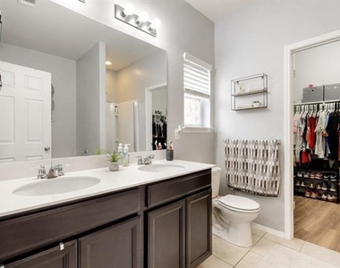 504 Mesa View Trail - Photo Thumbnail 11