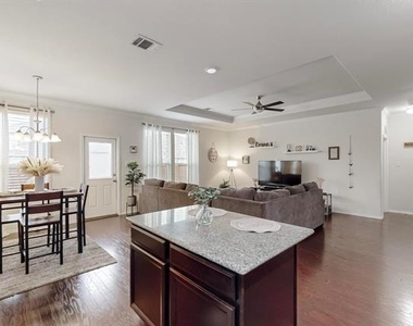 504 Mesa View Trail - Photo Thumbnail 7