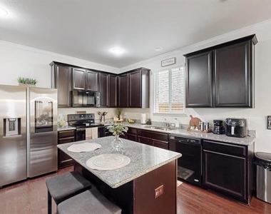 504 Mesa View Trail - Photo Thumbnail 5