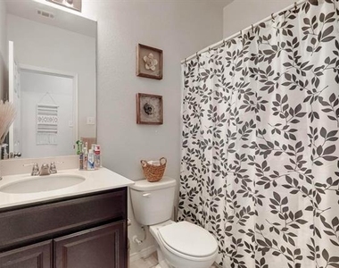 504 Mesa View Trail - Photo Thumbnail 18