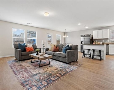 9937 Amosite Drive - Photo Thumbnail 4