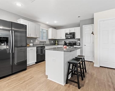 9937 Amosite Drive - Photo Thumbnail 10