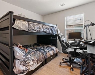 9937 Amosite Drive - Photo Thumbnail 18