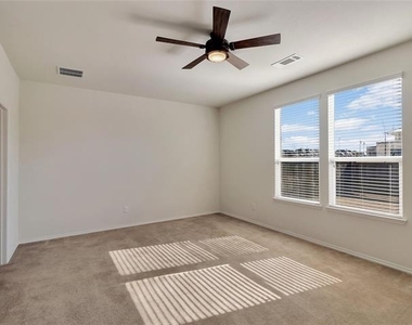 2011 Avondown Road - Photo Thumbnail 11