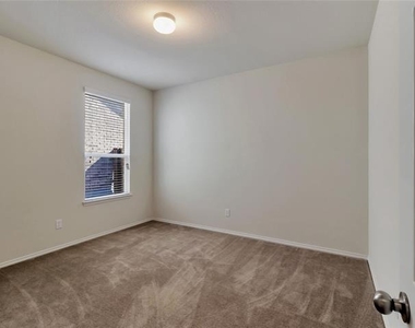 2011 Avondown Road - Photo Thumbnail 15