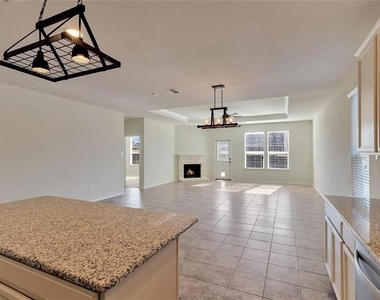 2011 Avondown Road - Photo Thumbnail 6