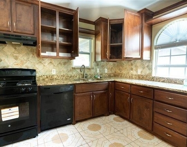 2746 Kingston Street - Photo Thumbnail 16