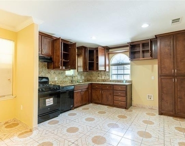 2746 Kingston Street - Photo Thumbnail 17