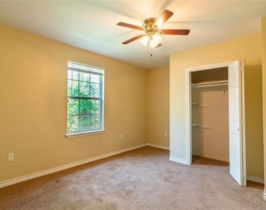 2746 Kingston Street - Photo Thumbnail 2