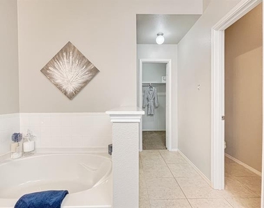 4408 Dashland Drive - Photo Thumbnail 17