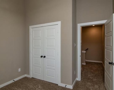635 Wheatfield Drive - Photo Thumbnail 7