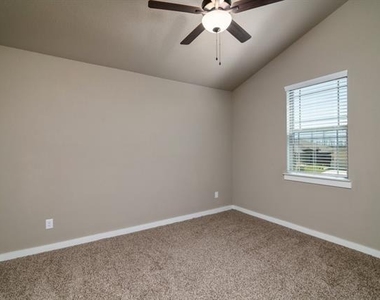 635 Wheatfield Drive - Photo Thumbnail 8