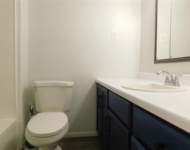 705 Sun Valley Drive - Photo Thumbnail 13