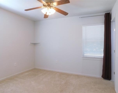705 Sun Valley Drive - Photo Thumbnail 15